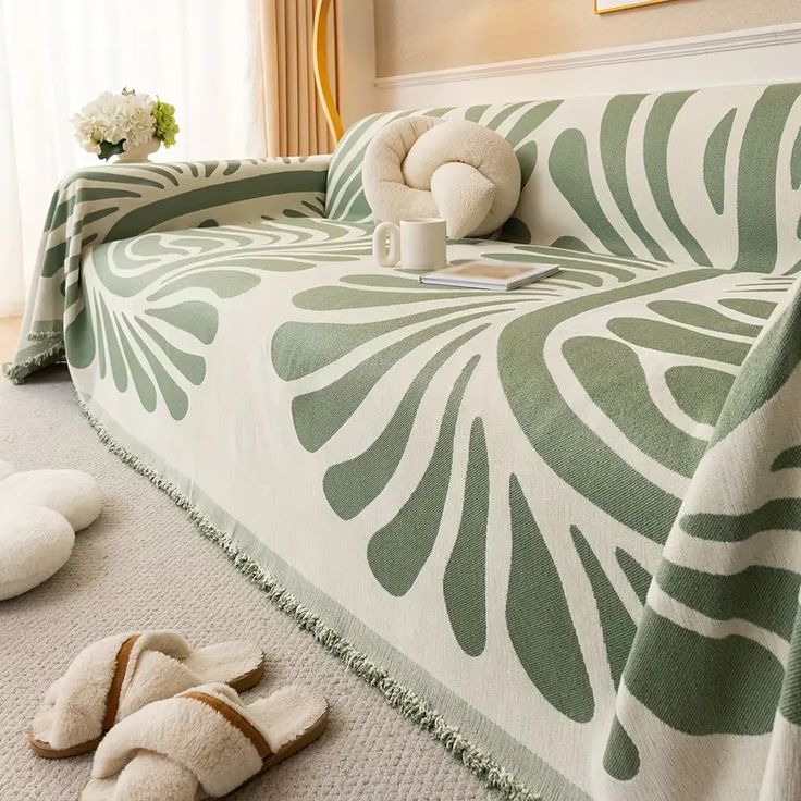 Versatile Spiral Sofa Cover | B16